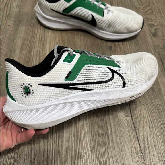 Men’s Nike Air Zoom Pegasus 40 Oregon Track Club Size 11.5 White - Picture 2 of 11